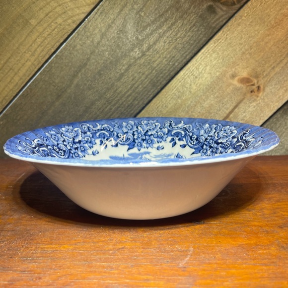 17th Century England Ironstone “RED RIVER” serving bowl - Picture 2 of 3